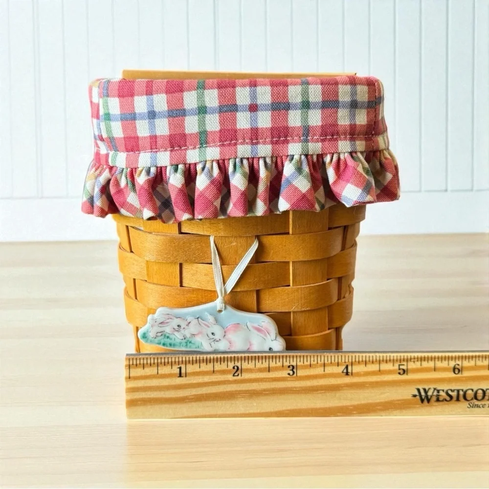 Vintage 1998 Longaberger Basket – Plaid Ruffle Liner, Divider, Bunny Tie-On
